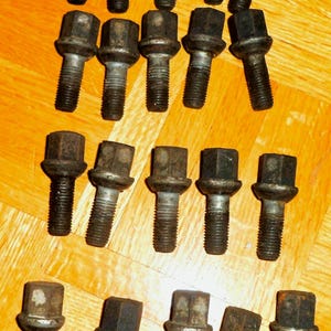 MERCEDES BENZ Wheel Lug Bolts 450SL 200 200D 220 220D 220S 230 250 280 20pc OEM Vintage Part