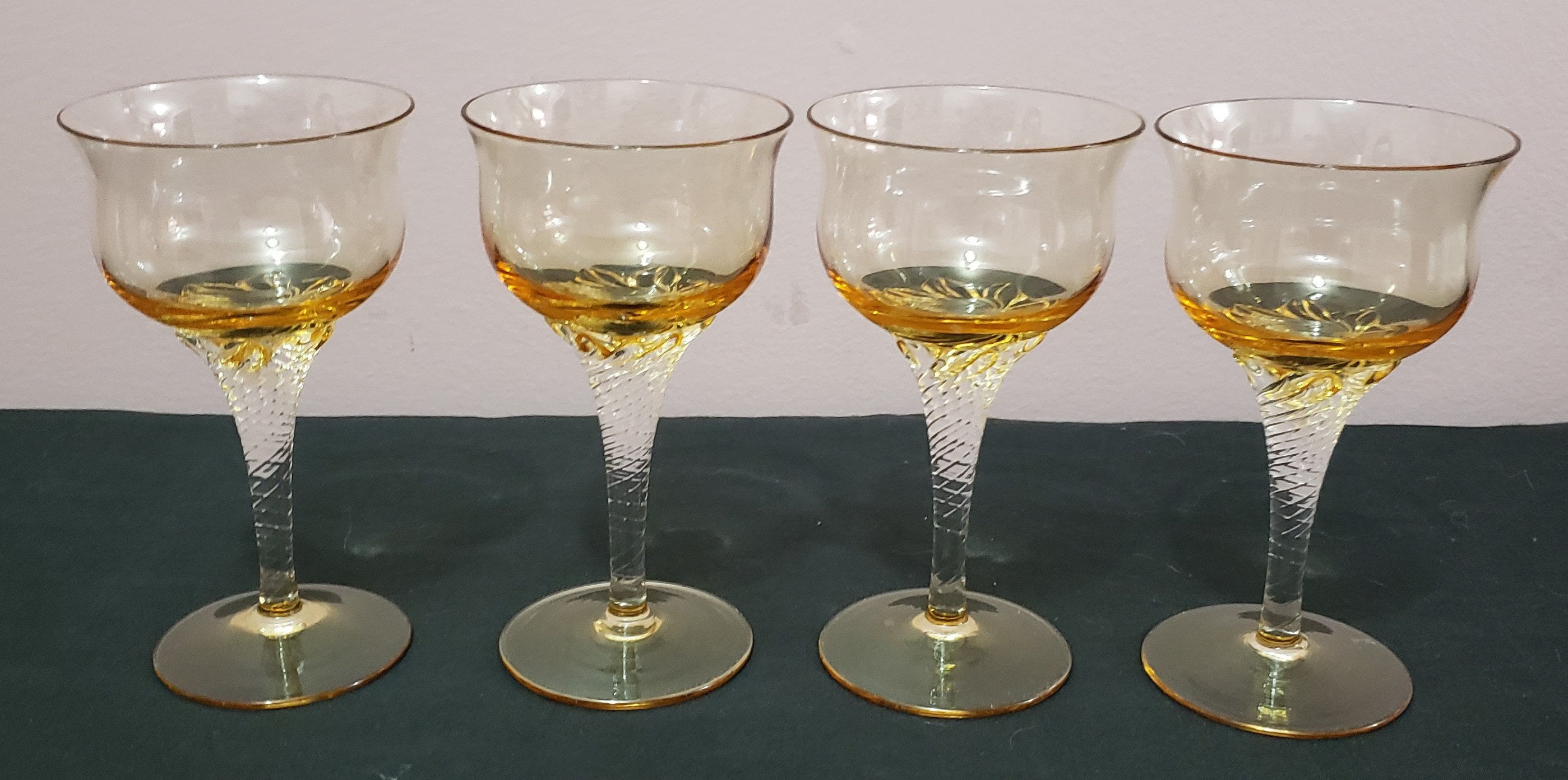 ボヘミアクリスタル　手彫りエングレーヴ金彩ガラス　林鹿文リキュールセット Bohemia crystal liqueur glasses - Etsy 日本