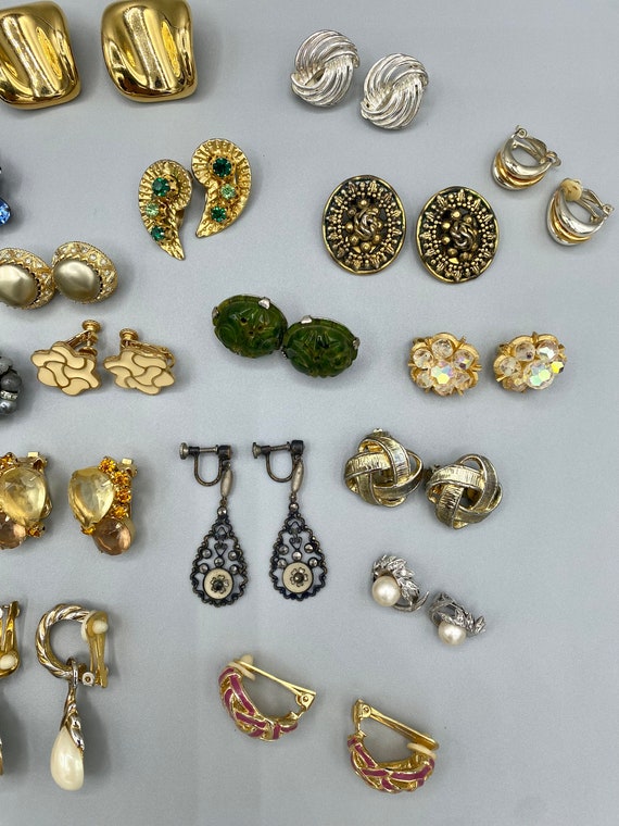 Lot of 26 PAIRS of VINTAGE Costume Jewelry EARRIN… - image 4