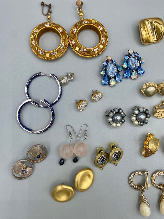 Lot of 26 PAIRS of VINTAGE Costume Jewelry EARRIN… - image 2