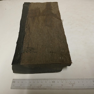 1 Piece of Irish Bog Oak Wood- 12&#39;&#39; x 2&#39;&#39; x 5&#39;&#39; - 300mm x 50mm x 125mm