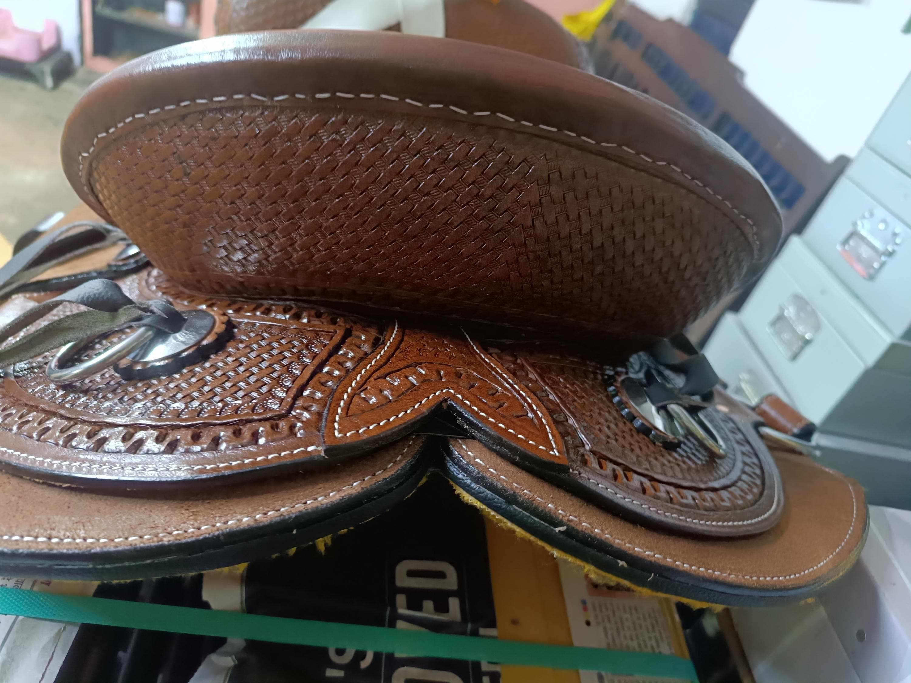 Ensemble Selle Western Roper – Cuir Marron – Taille 14 à 18″ – Neuf (Inde)