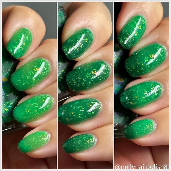 Creepin It Real- green thermal nail polish