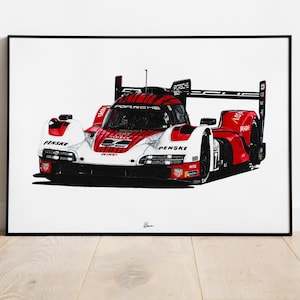 Könnte beinhalten: Gerahmter Druck eines roten, weißen und schwarzen Rennwagens. Das Auto trägt das Wort "PORSCHE" oben und "PENSKE" vorne. Das Auto befindet sich auf weißem Hintergrund und der Rahmen ist schwarz.