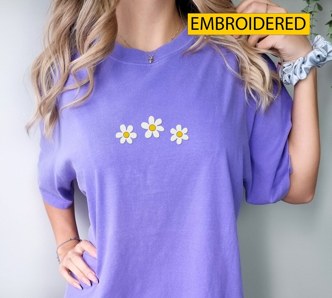 Comfort Colors Daisy Shirt, Embroidered Comfort Colors Tshirt, Embroidered Flower Graphic Tee