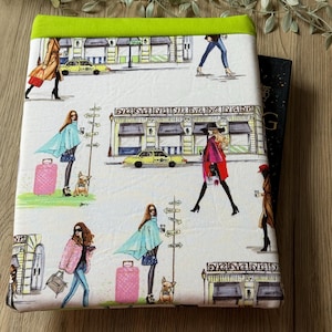 High Fashion Book Sleeve with Pocket: Padded E-reader Case