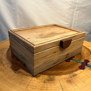 Wood Box / Wooden Box with Lid / Wood Hinged Lid / Hand Crafted / Keepsake Box / Pecan and Walnut Woods / Jewelry Box / Storage box