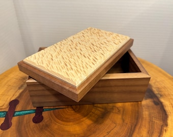 Wood Box / Wooden Box with Lid / Hand Crafted / Keepsake Box / Walnut and Maple / Jewelry Box / Storage box
