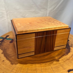 Wood Box / Wooden Box with Lid / Hinged Lid / Hand Crafted / Keepsake Box / Cherry, Maple, Morada and Walnut / Jewelry Box / Storage box
