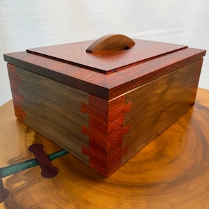 Wood Box / Wooden Box with Lift Off Lid / Dovetails / Hand Crafted / Keepsake Box / Walnut and Padauk Woods / Jewelry Box / Storage box