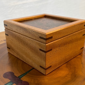 Wood Box / Wooden Box with Lid / Hand Crafted / Veneer / Keepsake Box / Mahogany and Walnut Burl Wood / Jewelry Box / Storage box