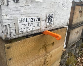 Beekeepers Hive Body Separator Tool