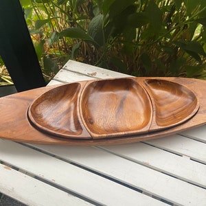 Bandeja de lanches vintage em teca Monkey Pod com bandejas removíveis