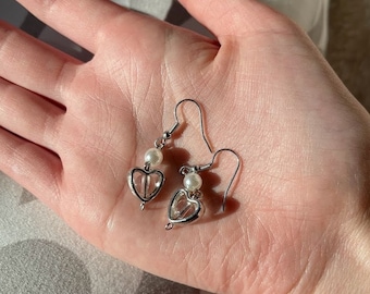 heart pearl dangle earrings