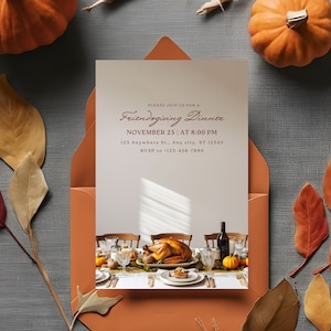 Chic Friendsgiving Esstisch einladen | Digitale Vorlage, bearbeitbare klassische Einladung, druckbare Party, Herbstparty einladen