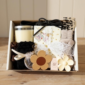 Book Blind Date Gift Set Box without the Book Lover Club Bookish Personalized Gift For Book Lover Gift Book Worm Gift Box Accessories