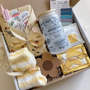 Book Blind Date Gift Set Box without the Book Lover Club Bookish Personalized Gift For Book Lover Gift Book Worm Gift Box Accessories