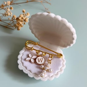 Personalized Baby Keepsake Gift Newborn Protection Pin Baby Christening Gift Baptism Gift for Baby Safety Pin Brooch Custom Baby Brooch