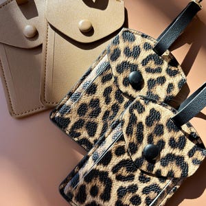 Personalized Luggage Travel Suitcase Tag Leopard Print Luggage Tag Gift for Travel Monogram Gift for Bridesmaid Proposal Cheetah Print afbeelding 4