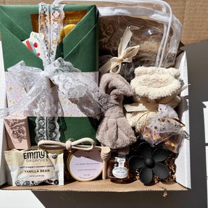 Book Blind Date Gift Set Box without the Book Lover Club Bookish Personalized Gift For Book Lover Gift Book Worm Gift Box Accessories