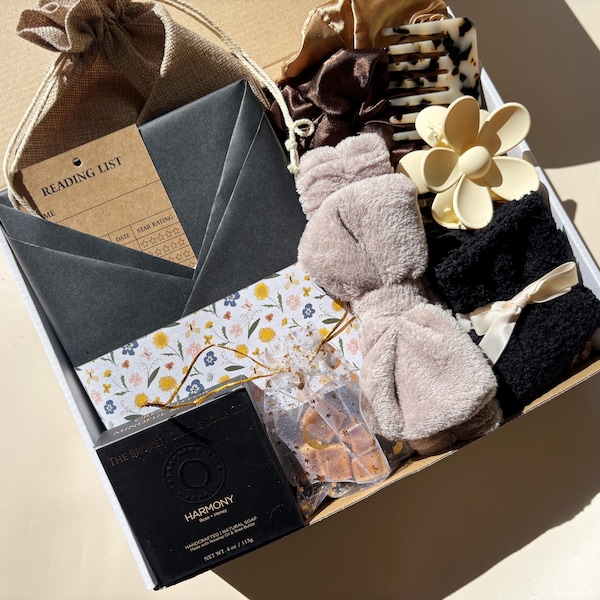 Book Blind Date Gift Set Box without the Book Lover Club Bookish Personalized Gift For Book Lover Gift Book Worm Gift Box Accessories