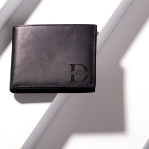 Cartera de cuero genuino negro suave, cartera de cuero personalizada, grabado de monograma personalizado, los mejores regalos para hombres, cartera clásica plegable