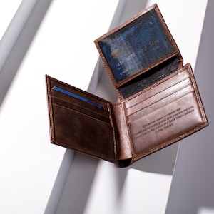 Cartera triple para hombre, personalizada, hecha a mano, grabada, de cuero, ideal para el Día del Padre.