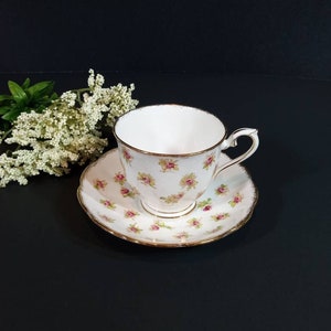 Vintage English Teacup and Saucer Set- Royal Albert Fine Bone China Teacup Set- Pink Roses Teacup with Gold Rim- Classic Teacup Saucer Gift