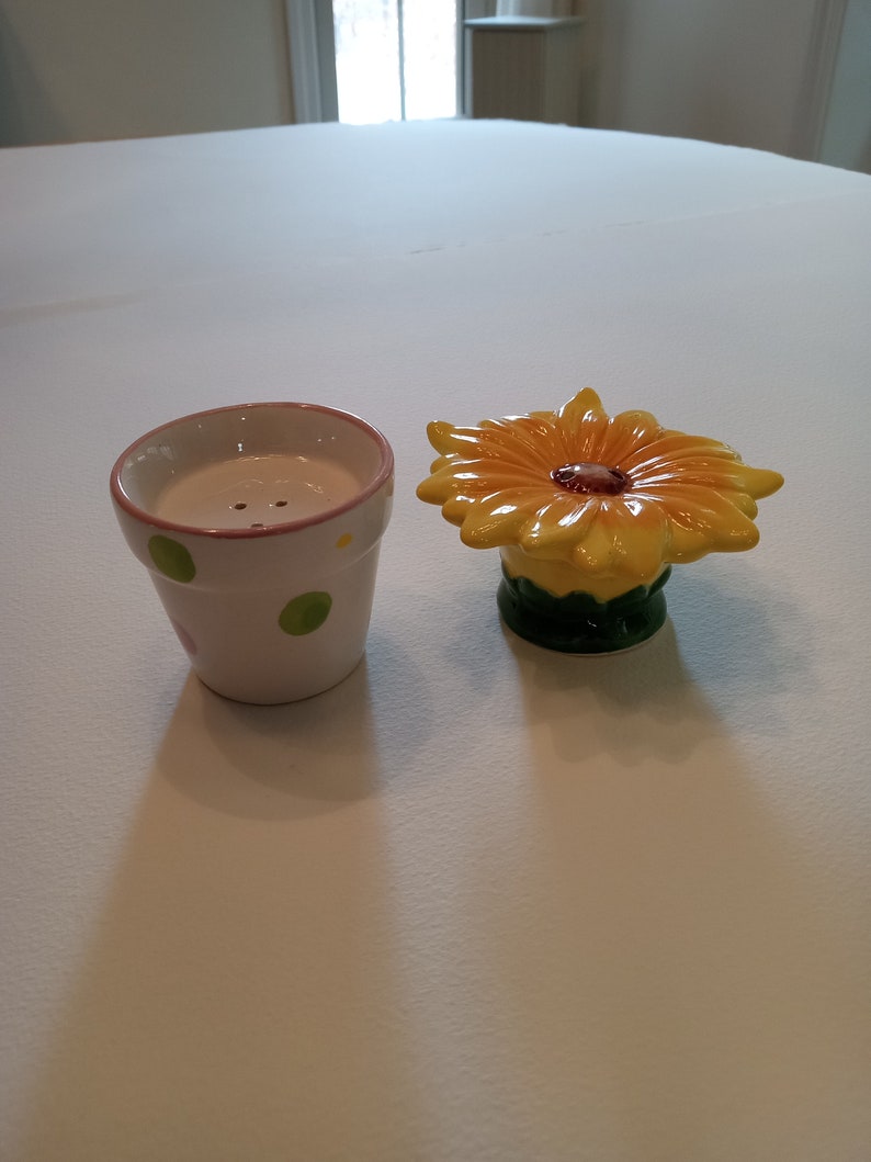 Vintage Flowerpot Salt and Pepper Ceramic Shakers Country Etsy