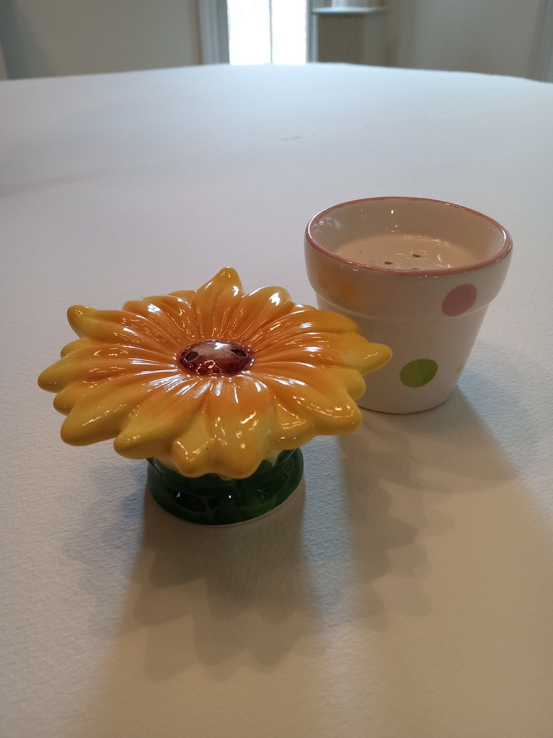 Vintage Flowerpot Salt and Pepper Ceramic Shakers Country Etsy