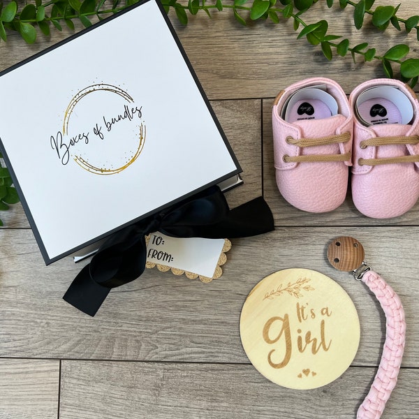 Baby gift box | Personalized gift box | Baby girl gift set | Baby shoes | Its a girl | Baby shower gift set | Coming home baby gift |