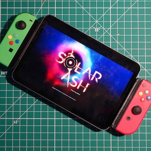 Retractable Joy Con Grip for iPhone/iPad, Smartphone, or Tablet