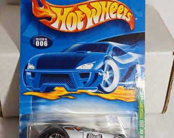 Hot Wheels 1975 Datsun Sunny Truck (B120) HYX36 Treasure Hunt 2025