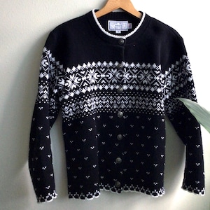 Cárdigan vintage con estampado de copos de nieve: Suéter de punto negro Jersild, fabricado en EE. UU.