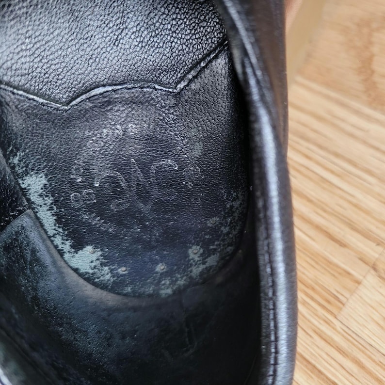 Mocasines de piel negra Johnston & Murphy para mujer, zapatos planos clásicos y cómodos para el trabajo o la oficina. imagen 6