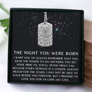 The Night You Were Born Cadeau voor zoon Aangepaste sterrenkaart op datum sleutelhanger Zoon cadeau van mama of papa aan mijn zoon Verjaardag afstudeercadeaus Kerst