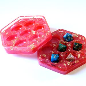 Dice box / holder / display