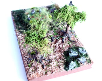 Handmade Graveyard Diorama | Spooky Halloween Tabletop Terrain | Cemetery Encounter for DnD, Pathfinder, Frostgrave & Wargaming