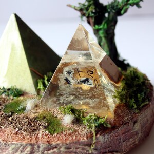 Pyramid desktop diorama