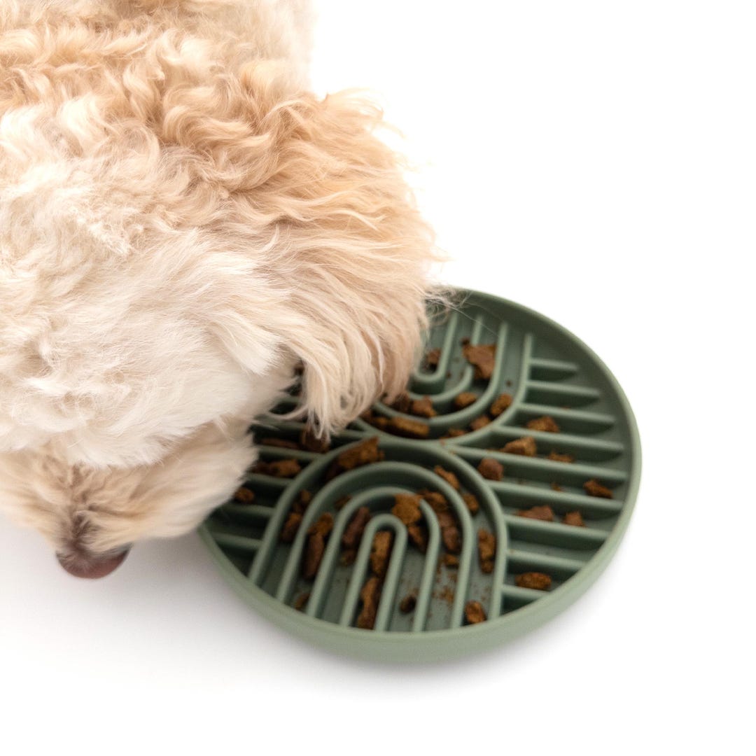 スローフィーダー犬用ボウル | 犬用ボウル | パズルフィーダー | 犬のママ | 犬のパパ | ゴットユーギフト | シリコン製犬用フィーダー | 猫 用ボウル | 犬用ギフト | 猫用ギフト - Etsy 日本 犬用パズルボウル - シリコンスローフィーダー 健康的な食事用ドッグボウル - 子犬 スローフィーダー ノンスリップデザイン 食器洗