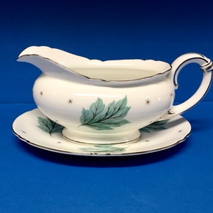 Lovely Shelley China Gravy Boat & Under Plate