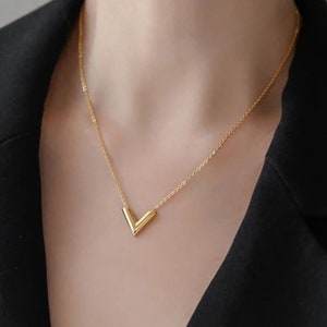 14k Solid Yellow Gold Large Letter Initial V Necklace, Letter V Pendant  20x15, Cable Chain and Lobster Clasp (18) 