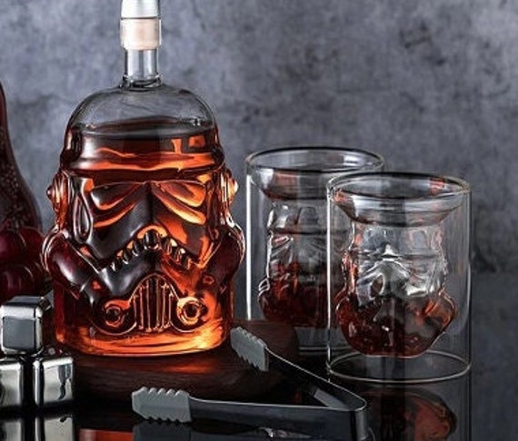 Stormtrooper Bottle Decanter, Starwars Storm trooper Whiskey Carafe, for  Whiskey, Vodka, and Wine, 680ml - Star-Wars