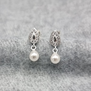 Teardrop CZ Perle Ohrstecker, Sterlingsilber Tropfen Ohrringe, Silber Teardrop Ohrringe, Hochzeitsschmuck, Valentinstagsgeschenk, Brautjungfer Ohrringe