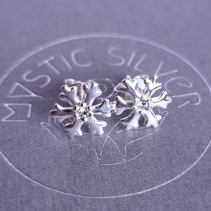 Snowflake Silver Stud Earrings, Silver Snowflake Earrings, Tiny Snowflake Studs, Winter Ear Studs, Christmas Earrings, Christmas Gift