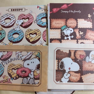 Juego de sobres para cartas de Snoopy y Woodstock con su familia: galletas y donuts