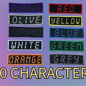 Puede incluir: Un conjunto de 10 parches bordados en varios colores, cada uno con un nombre de color diferente en una fuente digital. El texto "10 CHARACTERS LILLEHAMMER FONT" se muestra debajo de los parches.