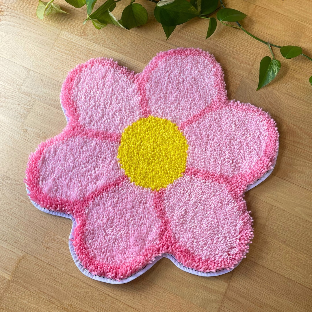 Latch Hook Rug Making Kit DIY Craft Kit Floor Mat Bloom Flower Shaped