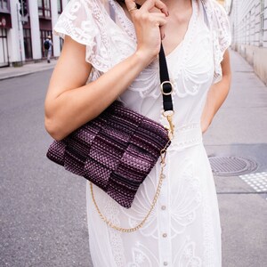Crossbody Bag Rot | Umhängetasche für Damen mit Gurt | Schultertasche in Weboptik | Kleine Tasche Boho Chic | Handmade
