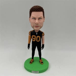 cusotom sports bobbleheads based on photo,gift ideas for men,cake topper,gift for husband,personalized for men,custom man bobbleheads